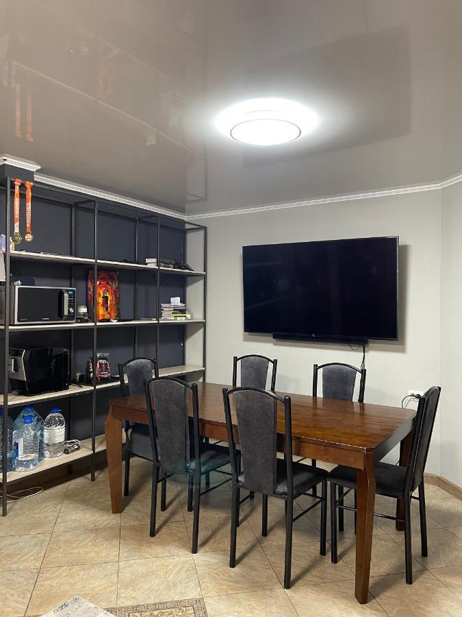 Fam_House Hotel Bishkek Ngoại thất bức ảnh